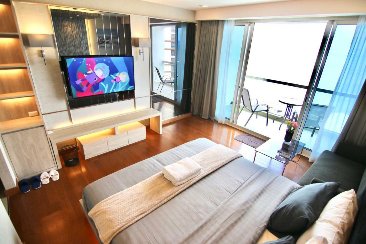 Luxurious Beachfront Pattaya Exterior foto